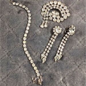 Vintage 1950's Rhinestone Set- Earrings, Brooche, Bracelet